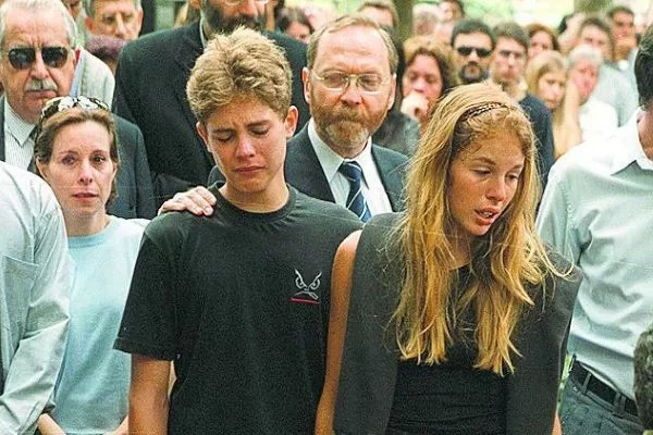 Suzane von Richthofen muda a rotina de faculdade no interior de SP